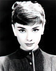Audrey Hepburn (oversized postcard)